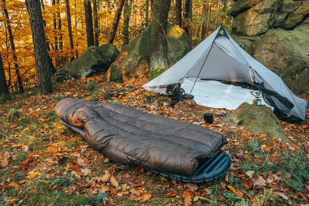 Review:Enlightened Equipment Enigma 20°F | Bikepacking.cz 