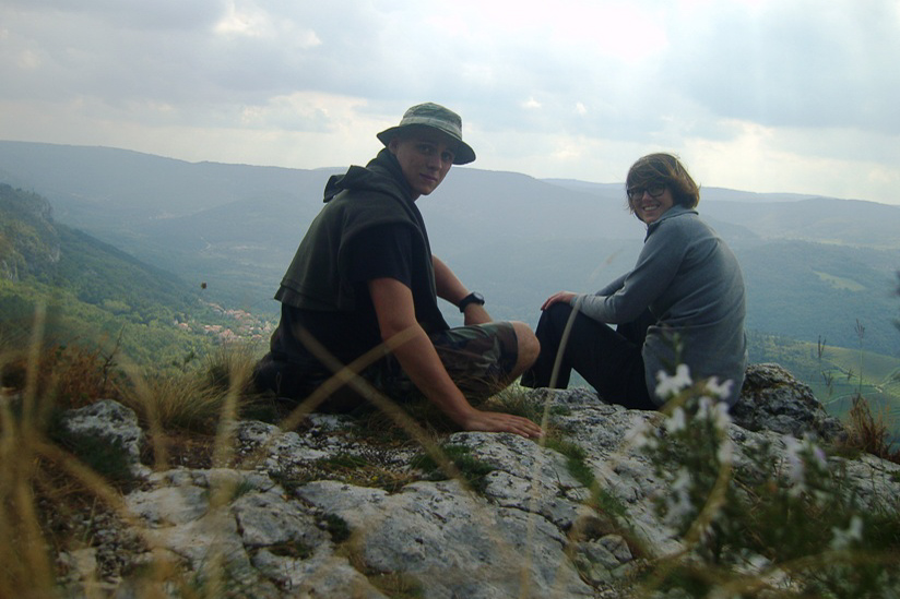 2012 – Táboření na útesech v Črni Kal ve Slovinsku. Fotografie je ze dne, kdy se Rafal a Gosia rozhodli uvést Lesovik do života.