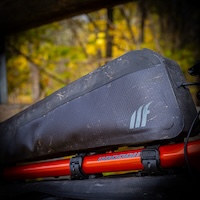 Tailfin: tři litry na rámu?